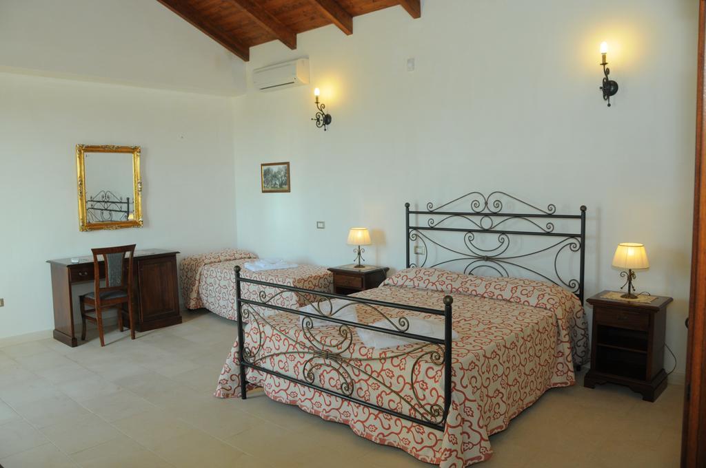 Agriturismo Masseria Quaremme Карпиньяно-Салентино Номер фото